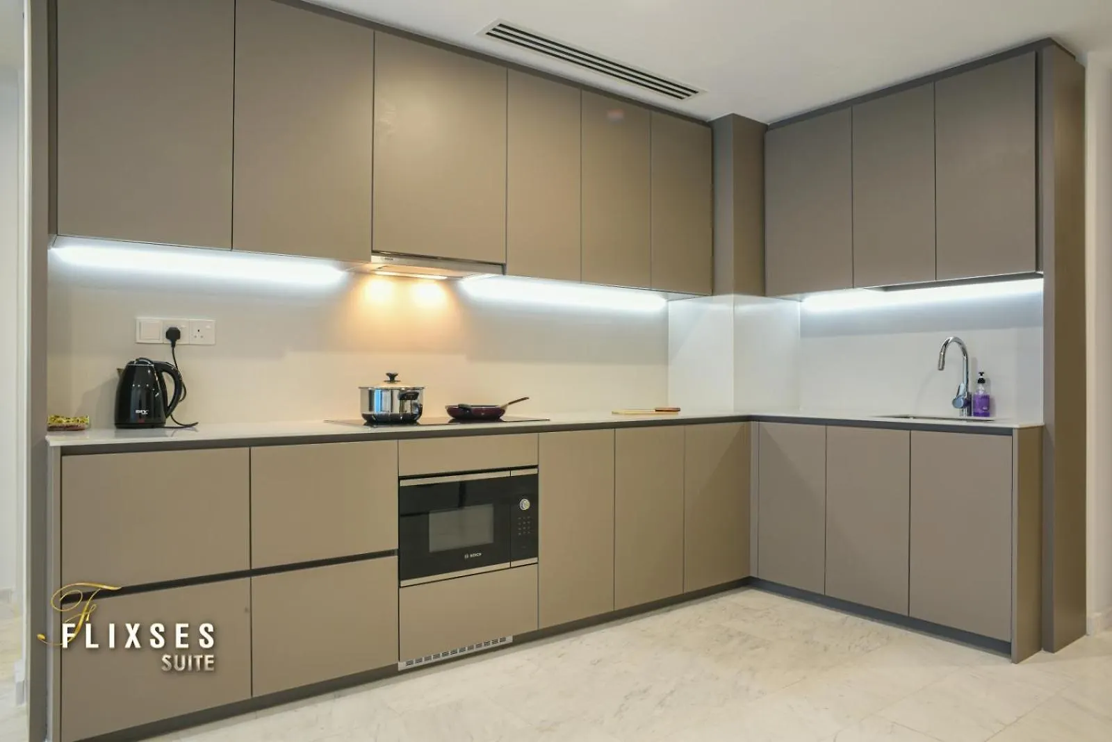 Eaton Residence Klcc By Flixses Kuala Lumpur 0*,